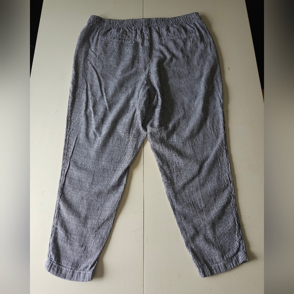 Old Navy High Rise Straight Taper Linen Blend Pants - Picture 7 of 12